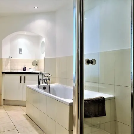 Luxurious Comfort In Centre Holiday home Dublin