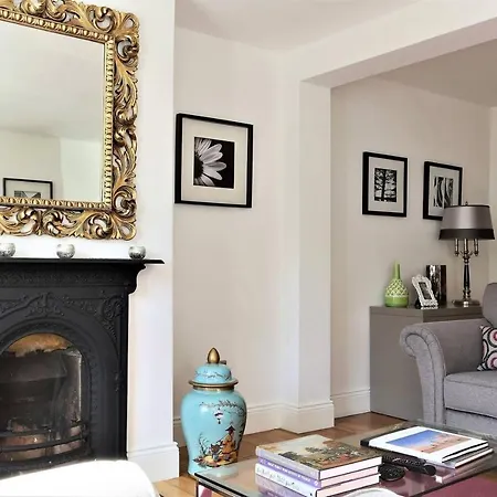 Luxurious Comfort In Centre Holiday home